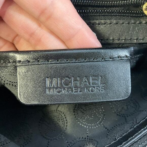 MICHAEL KORS, BLACK AND BROWN SIGNATURE PRINT SHOULDER BAG - Picture 13 of 16